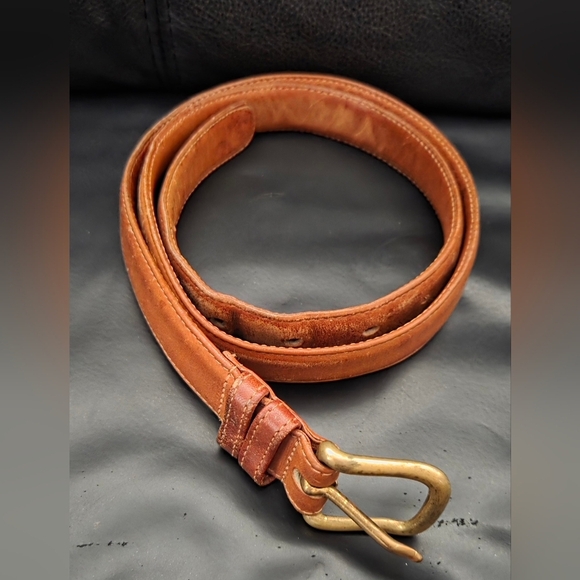 Coach 100% Tan Leather Belt with Brass Buckle 7 Adjustable Loops - Picture 10 of 10